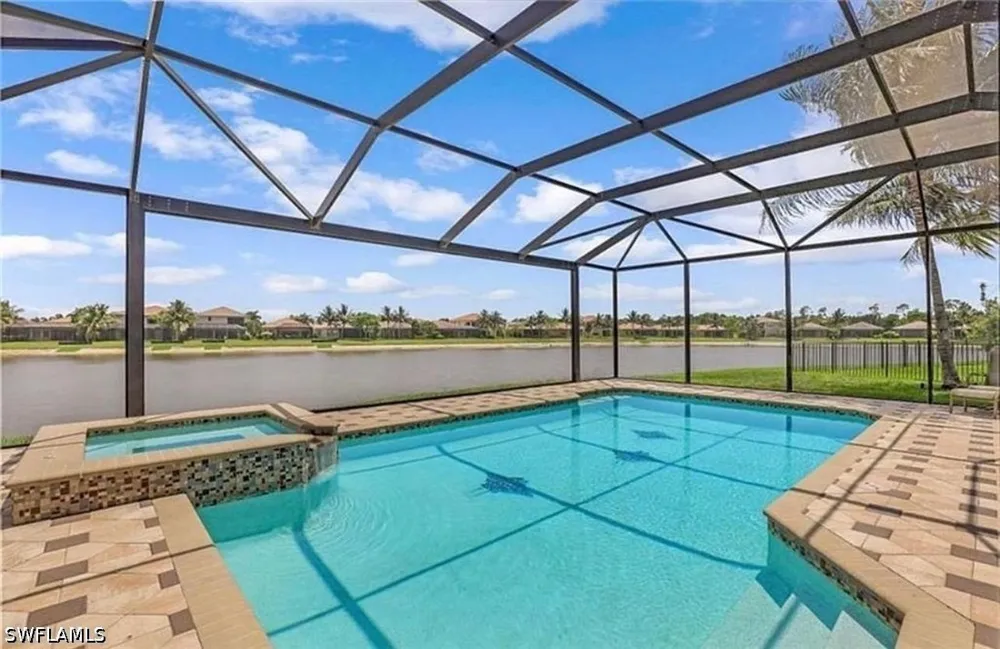 Glacier Court Naples, FL 34119