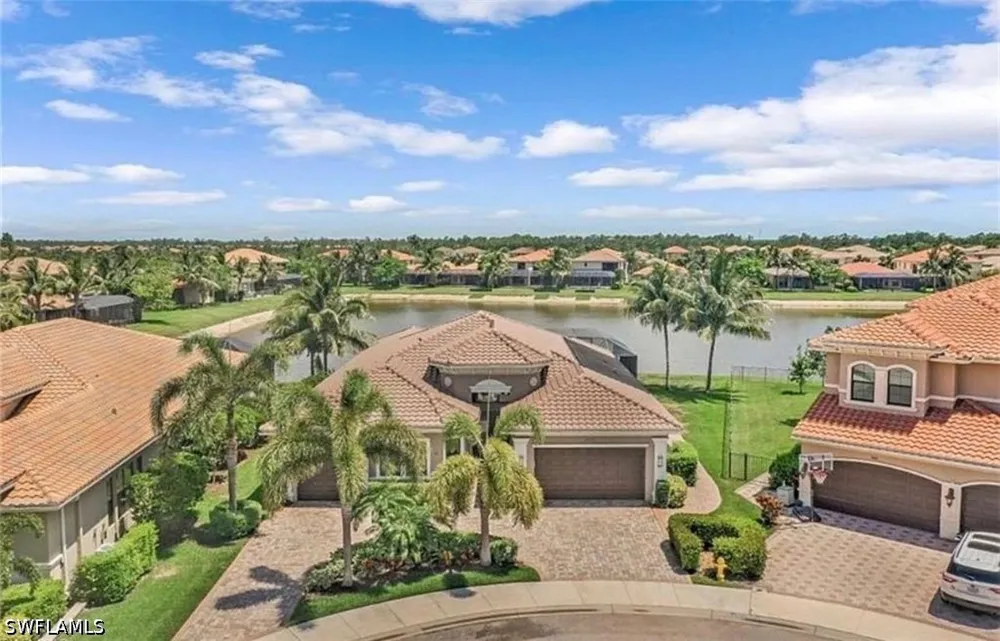 Glacier Court Naples, FL 34119