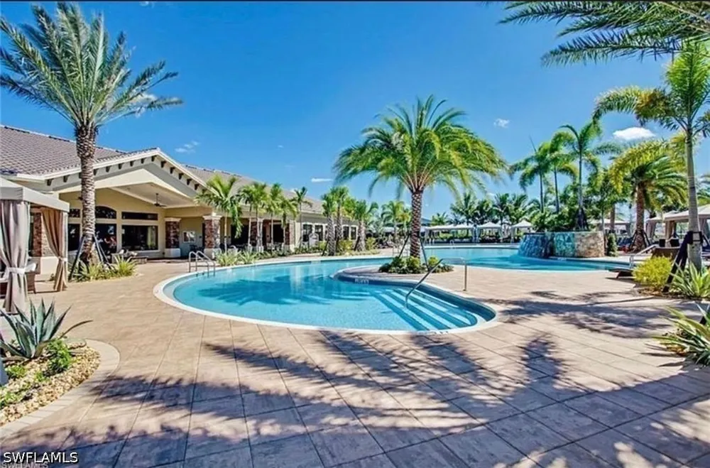 Glacier Court Naples, FL 34119