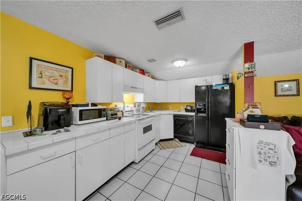 W Mariana Avenue North Fort Myers, FL 33903