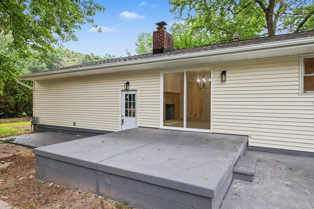 6627 S Jackson Road Jackson, MI 49201