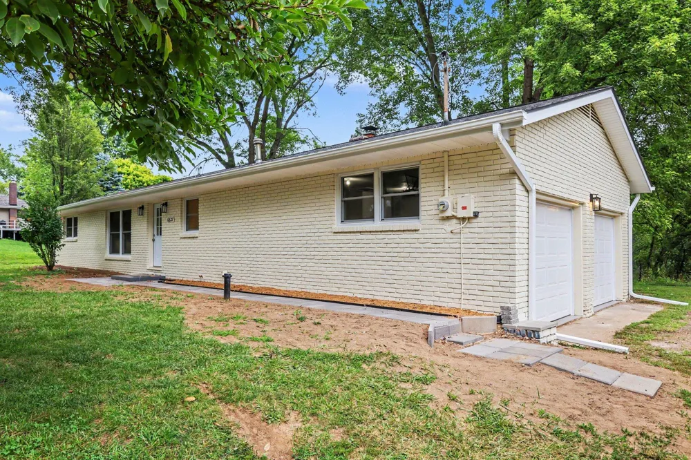 6627 S Jackson Road Jackson, MI 49201