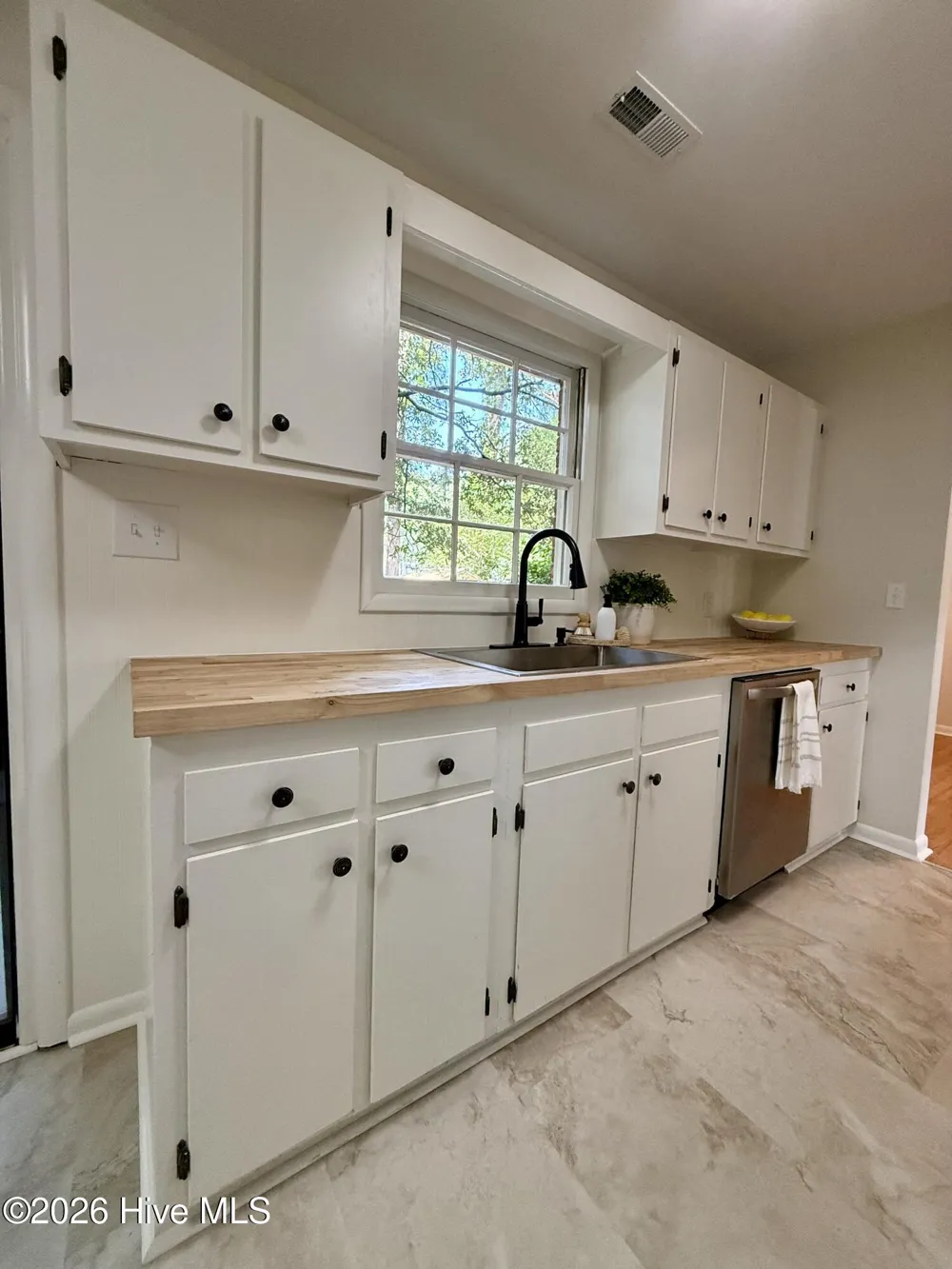 208 W 15th Street Washington, NC 27889