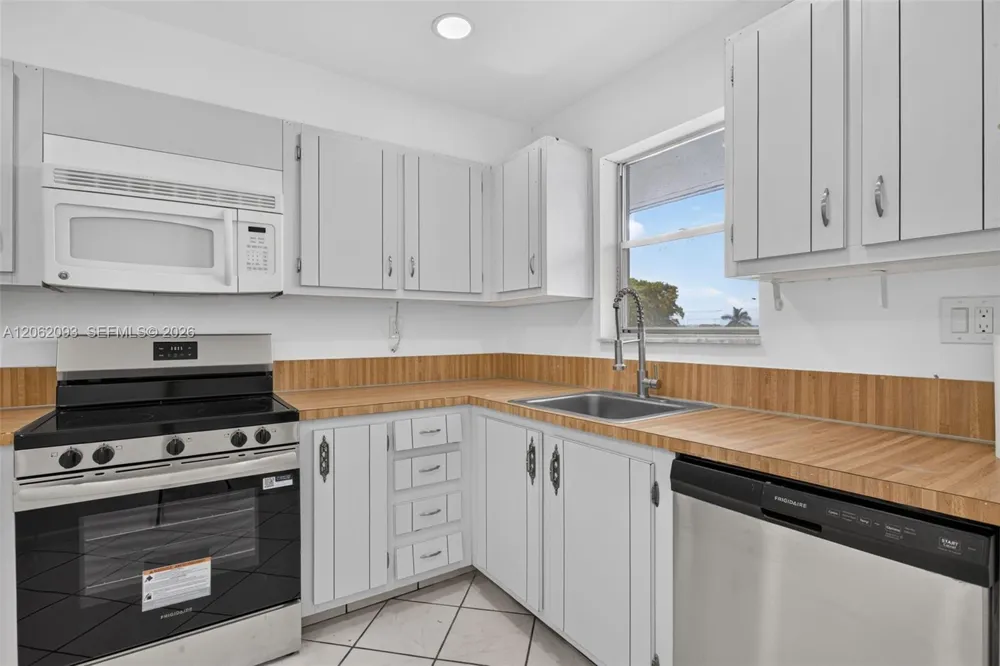 6080 NW 44th St #410 Lauderhill, FL 33319