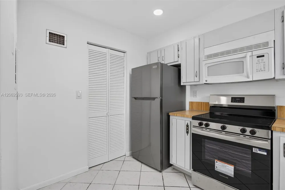 6080 NW 44th St #410 Lauderhill, FL 33319