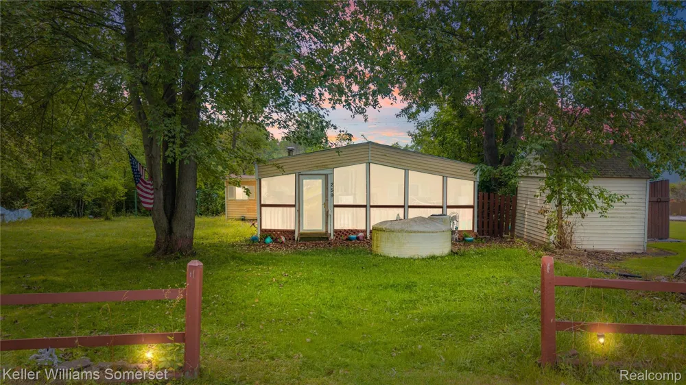 259 William Street Clay Township, MI 48028