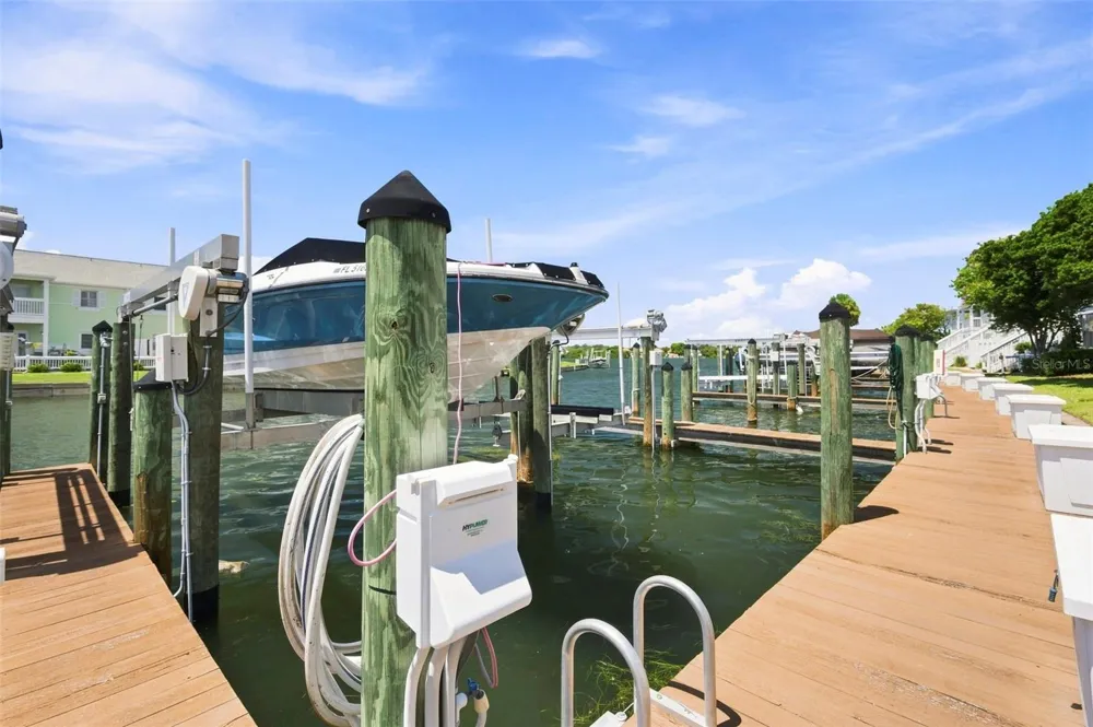 5023 STARFISH DRIVE SE #E St Petersburg, FL 33705