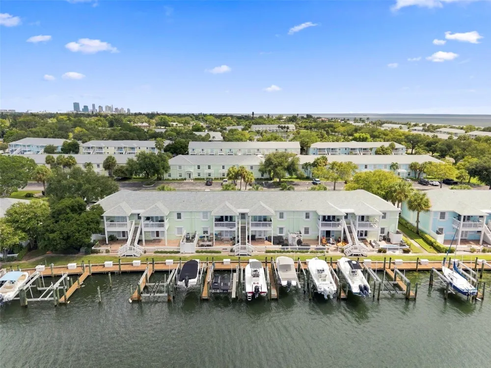 5023 STARFISH DRIVE SE #E St Petersburg, FL 33705