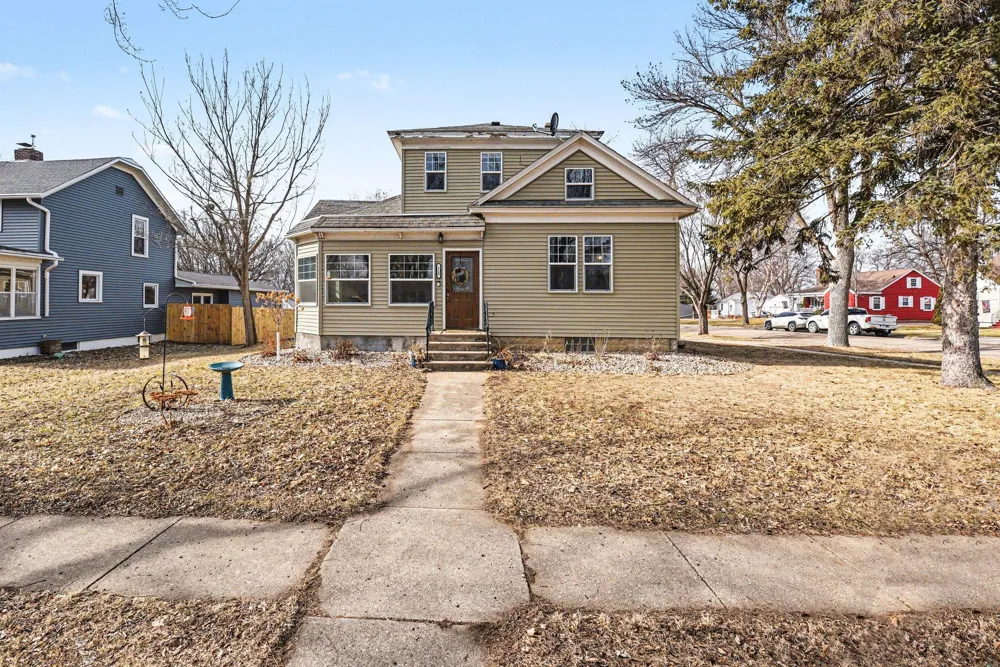 219 Donaldson Street Luverne, MN 56156