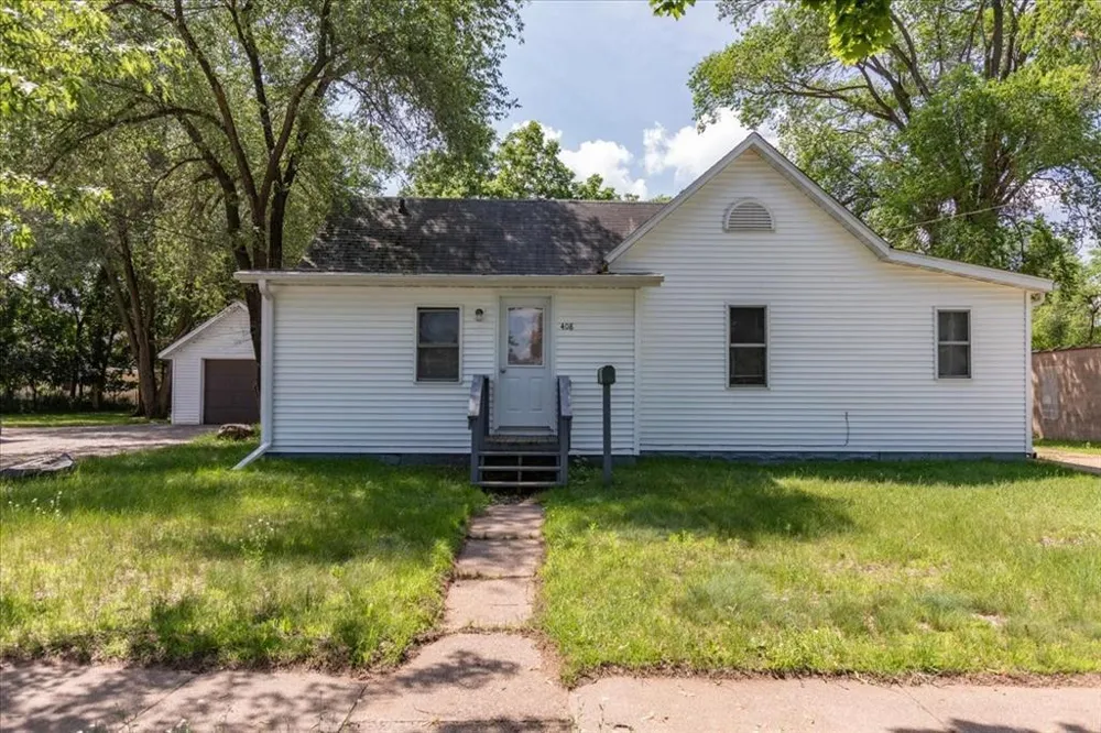 408 18th Avenue E Menomonie, WI 54751