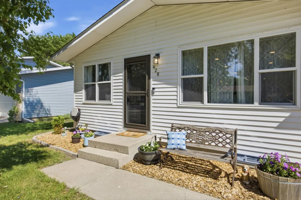 428 Brook Avenue Moorhead, MN 56560