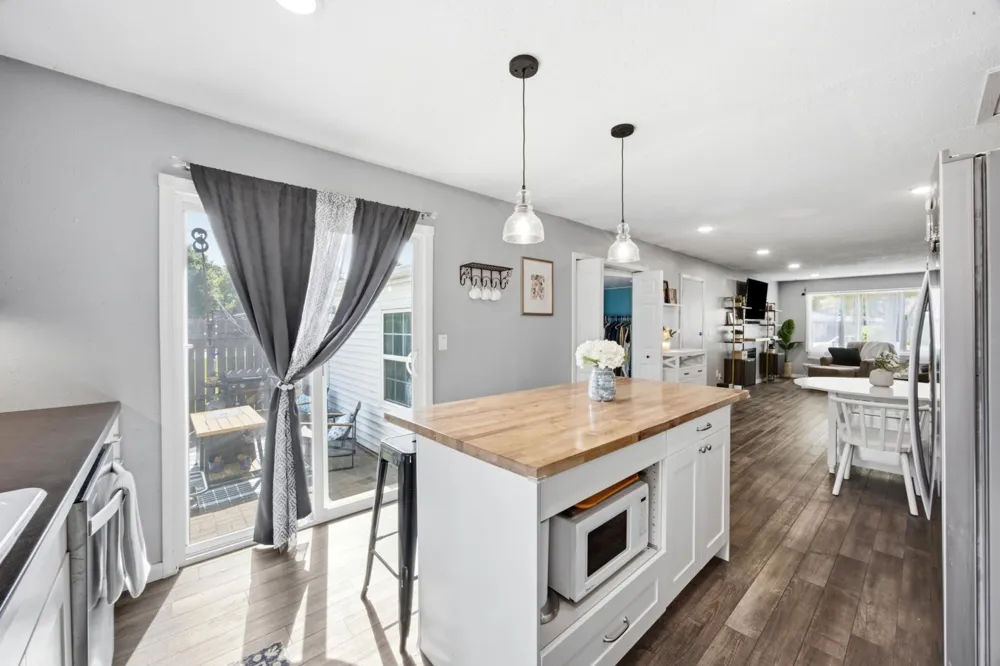 428 Brook Avenue Moorhead, MN 56560