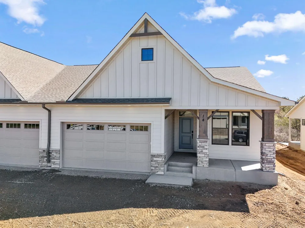 14 Palomino Court Hudson, WI 54016