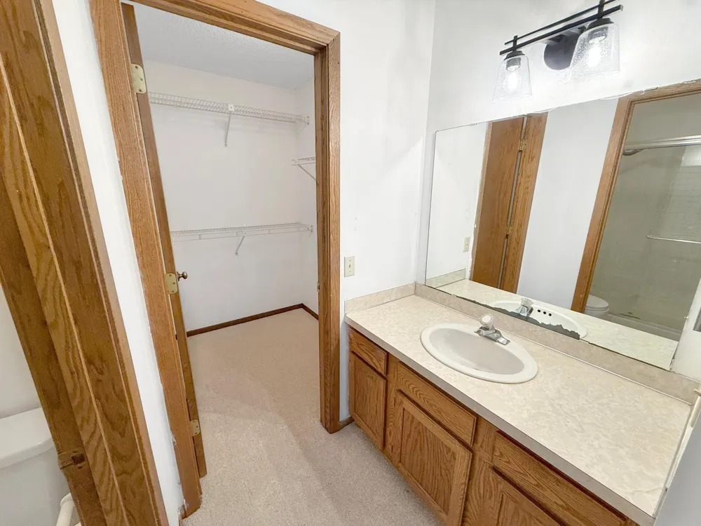 18516 Creeks Bend Drive Minnetonka, MN 55345