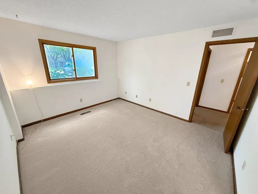 18516 Creeks Bend Drive Minnetonka, MN 55345