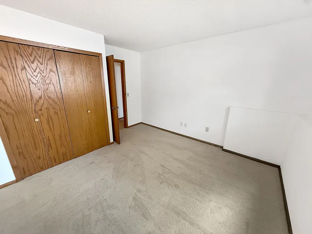 18516 Creeks Bend Drive Minnetonka, MN 55345