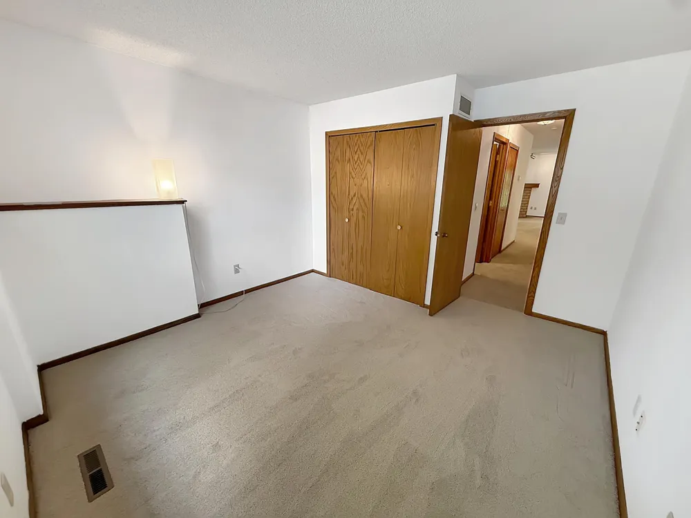 18516 Creeks Bend Drive Minnetonka, MN 55345