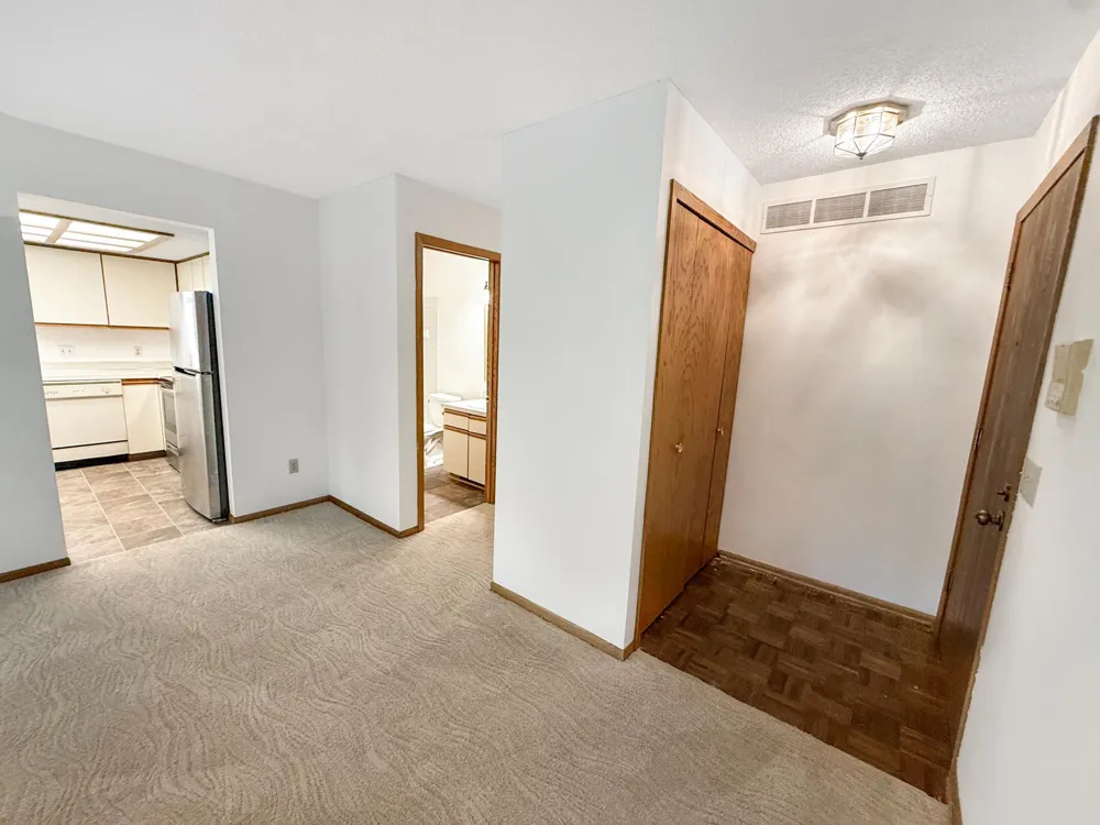 18516 Creeks Bend Drive Minnetonka, MN 55345
