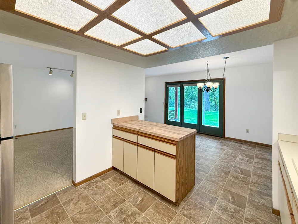 18516 Creeks Bend Drive Minnetonka, MN 55345