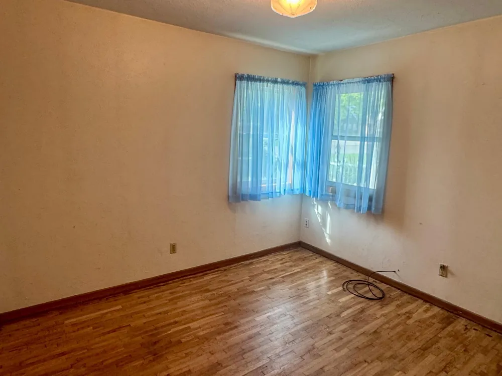 906 W Walnut Avenue Olivia, MN 56277