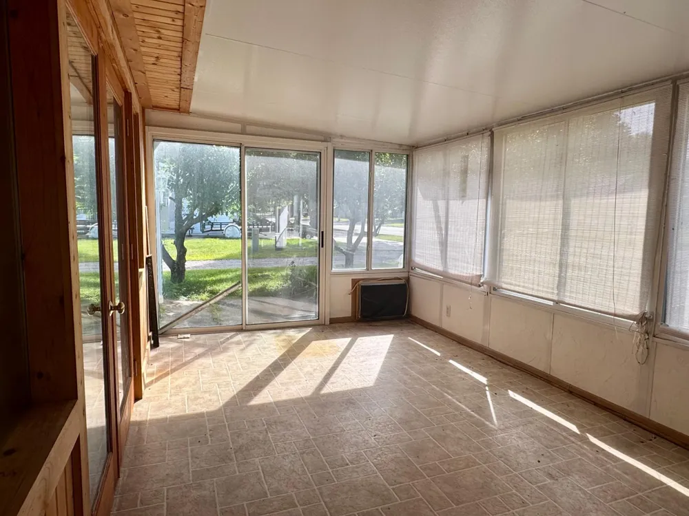 906 W Walnut Avenue Olivia, MN 56277