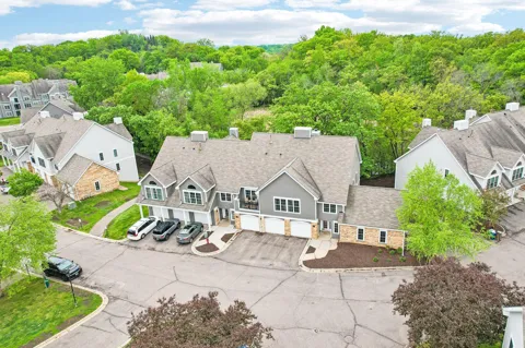 6030 Chasewood Parkway #201