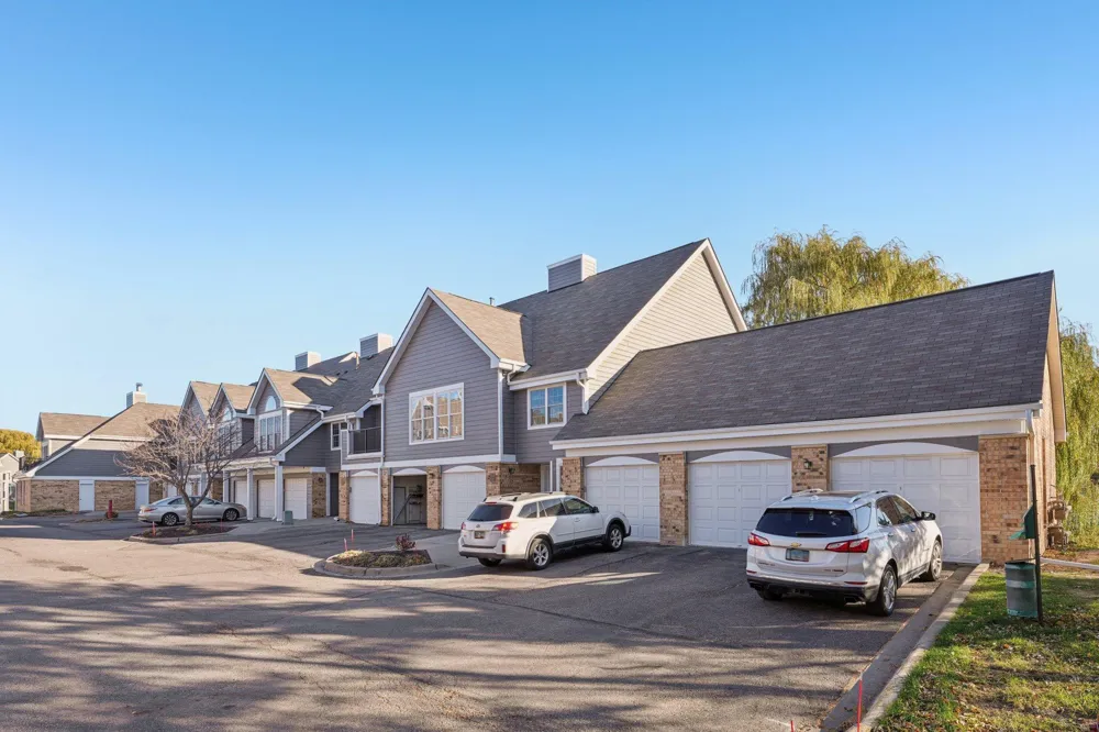 6145 Chasewood Parkway #202 Minnetonka, MN 55343