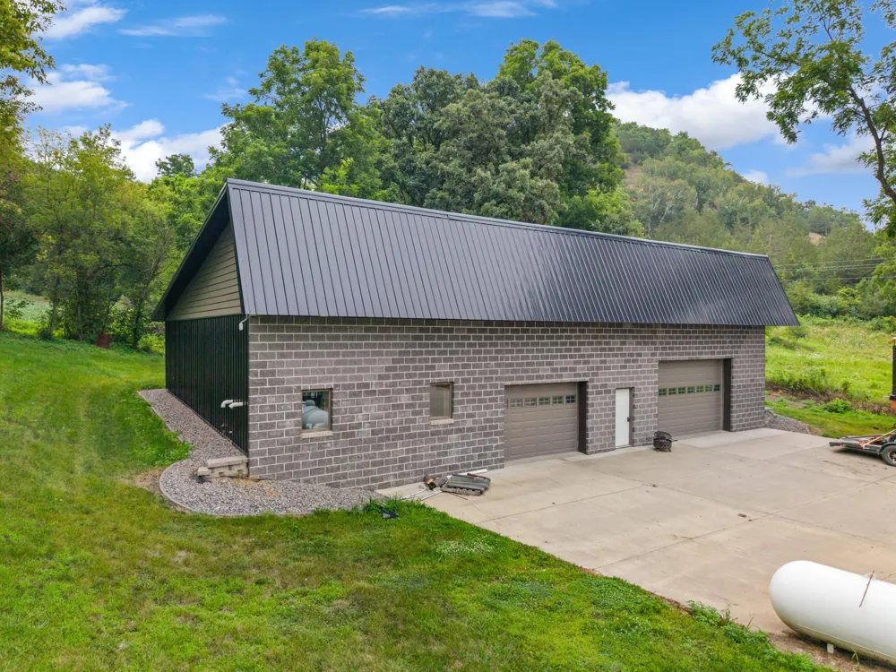 6752 State 44 Caledonia, MN 55921