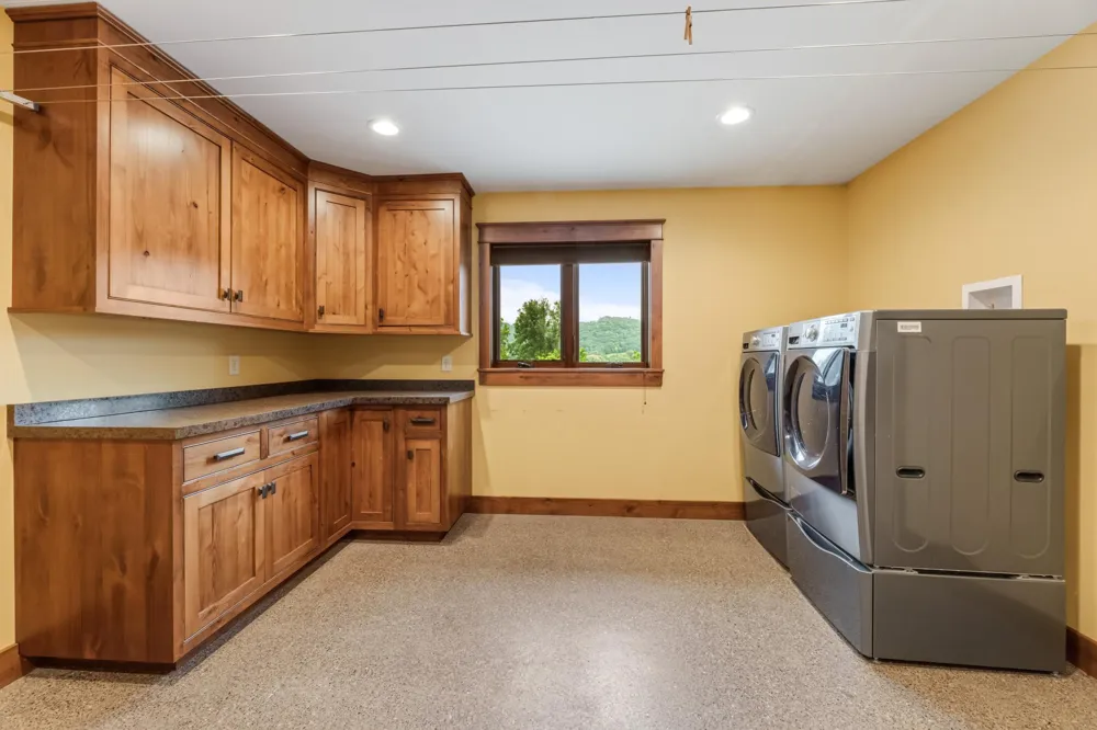 6752 State 44 Caledonia, MN 55921