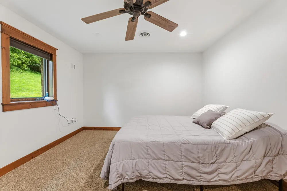 6752 State 44 Caledonia, MN 55921