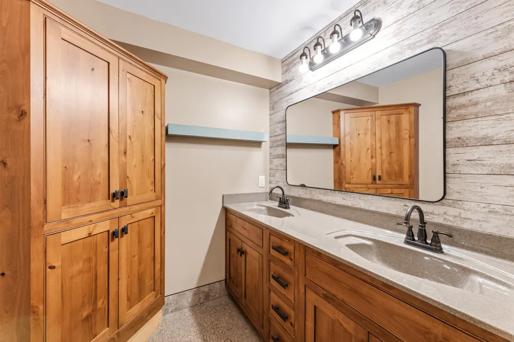 6752 State 44 Caledonia, MN 55921