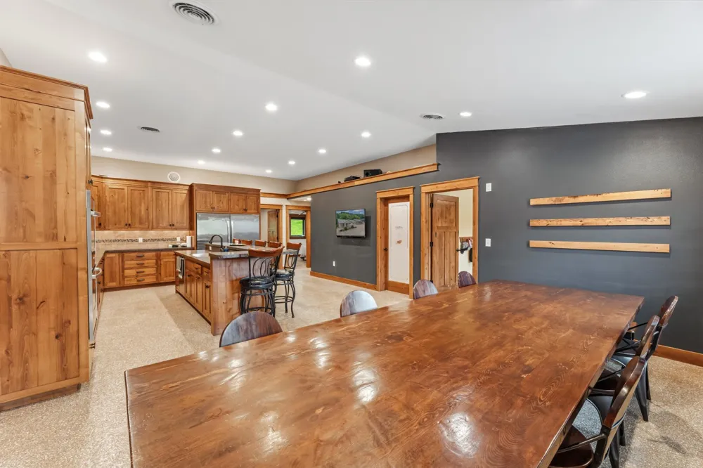 6752 State 44 Caledonia, MN 55921