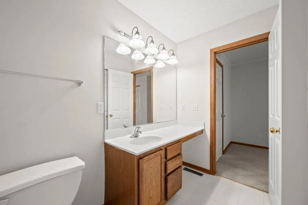 855 Providence Drive Shakopee, MN 55379
