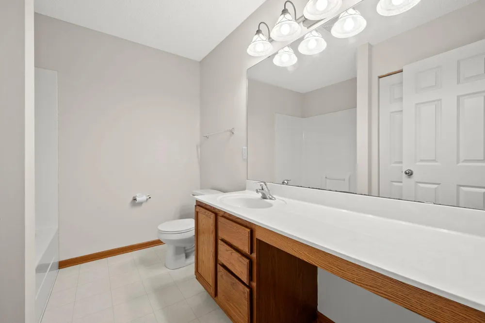 855 Providence Drive Shakopee, MN 55379