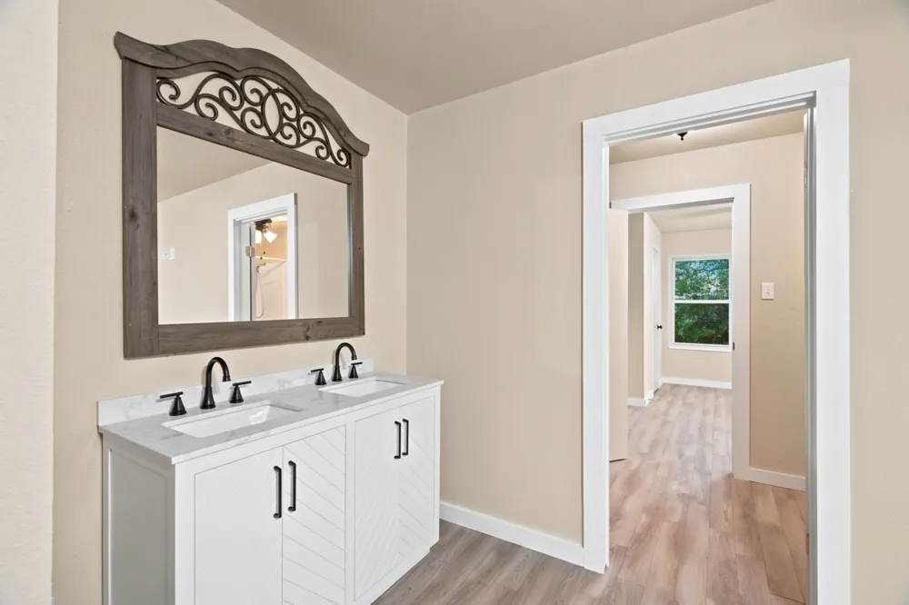 328 Silver Lane Azle, TX 76020