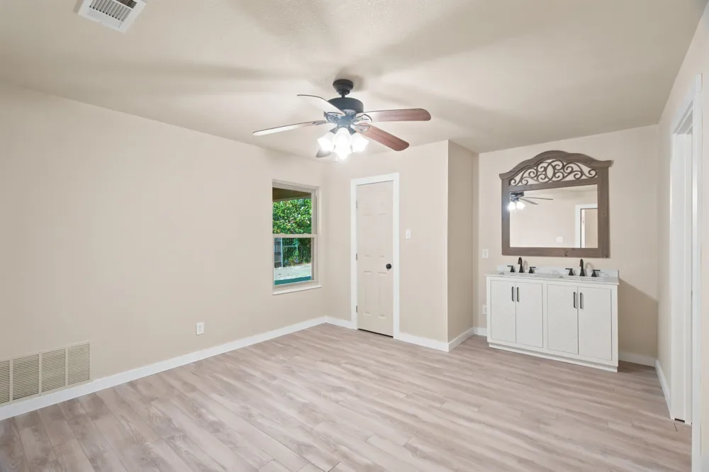 328 Silver Lane Azle, TX 76020