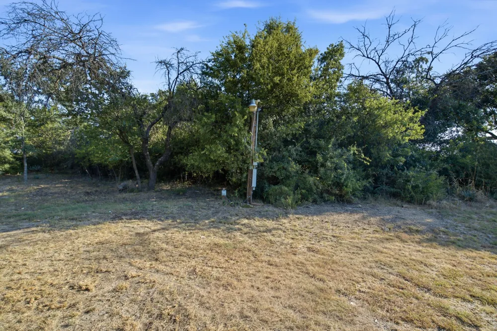 328 Silver Lane Azle, TX 76020