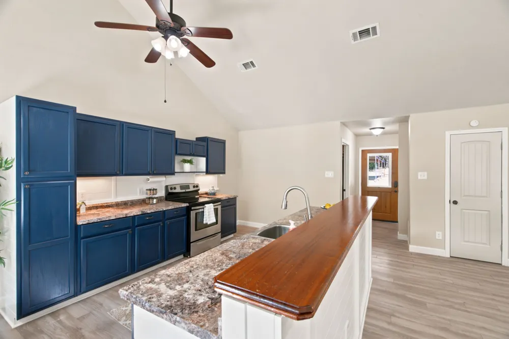 328 Silver Lane Azle, TX 76020