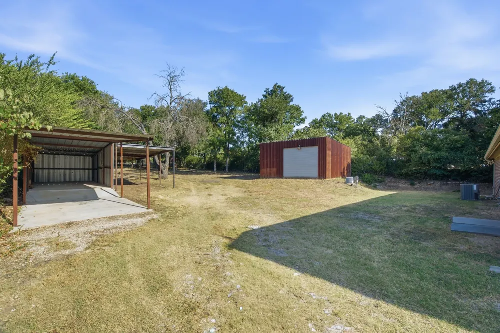 328 Silver Lane Azle, TX 76020