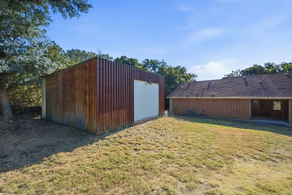 328 Silver Lane Azle, TX 76020
