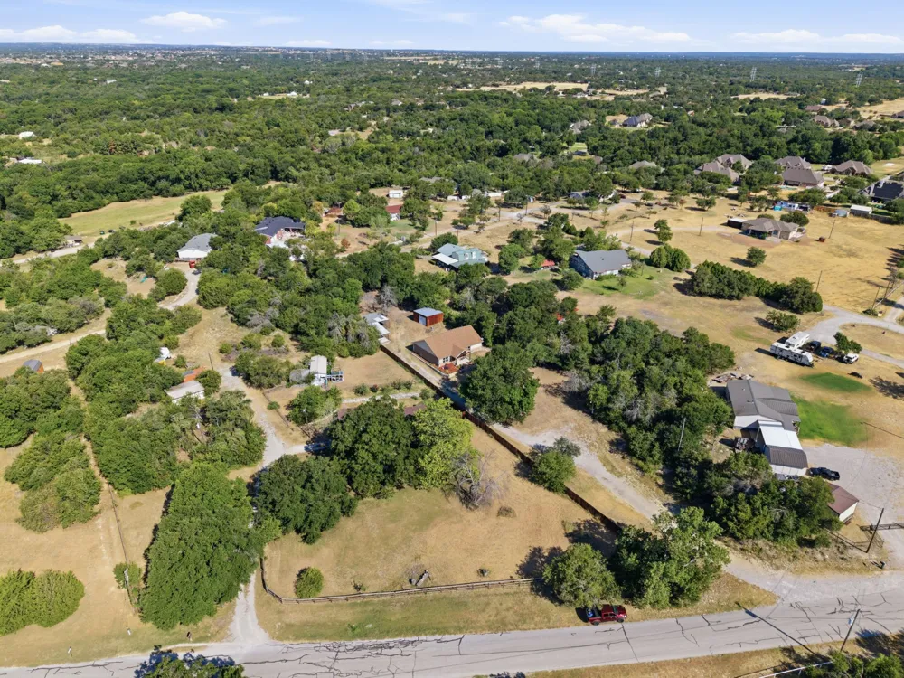 328 Silver Lane Azle, TX 76020