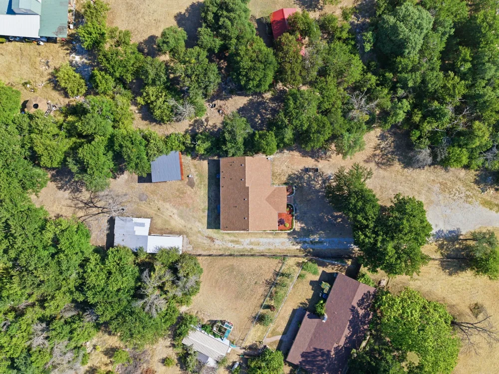 328 Silver Lane Azle, TX 76020