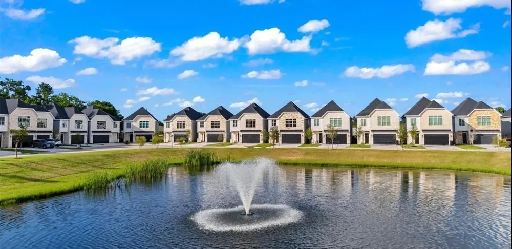 4902 Wunder Way Houston, TX 77069