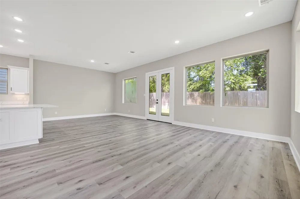 4902 Wunder Way Houston, TX 77069
