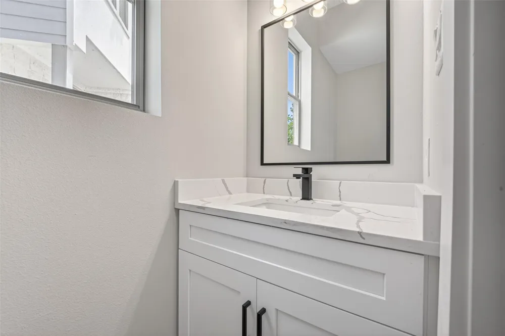 4902 Wunder Way Houston, TX 77069