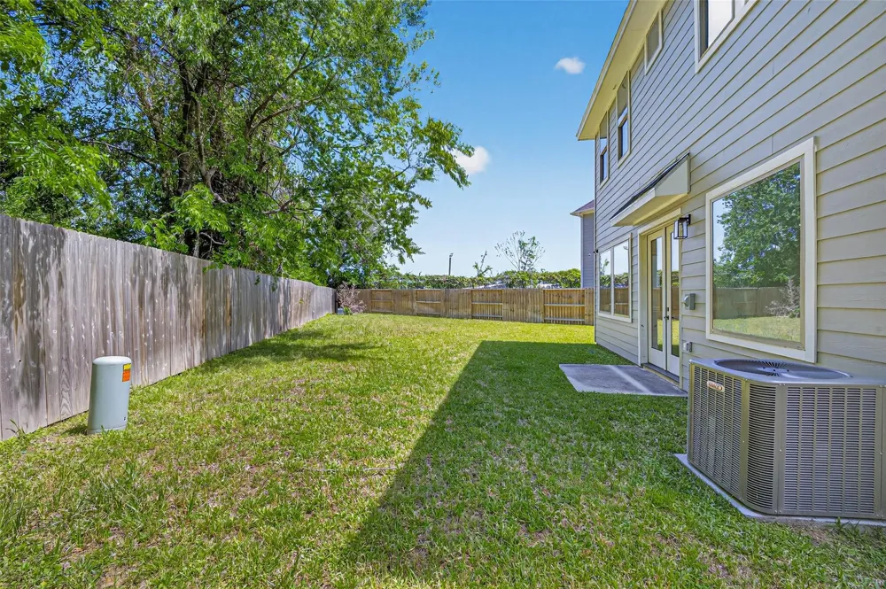 4902 Wunder Way Houston, TX 77069
