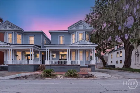 114 W Waldburg Street