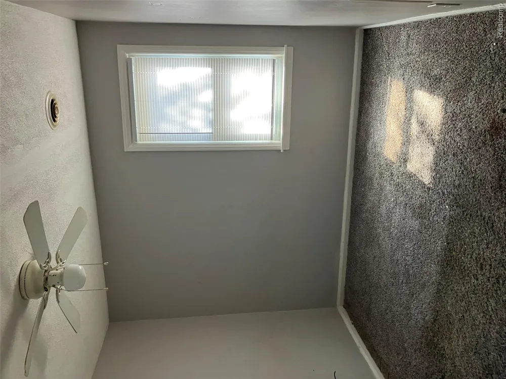 20485 ELKHART STREET Harper Woods City, MI 48225
