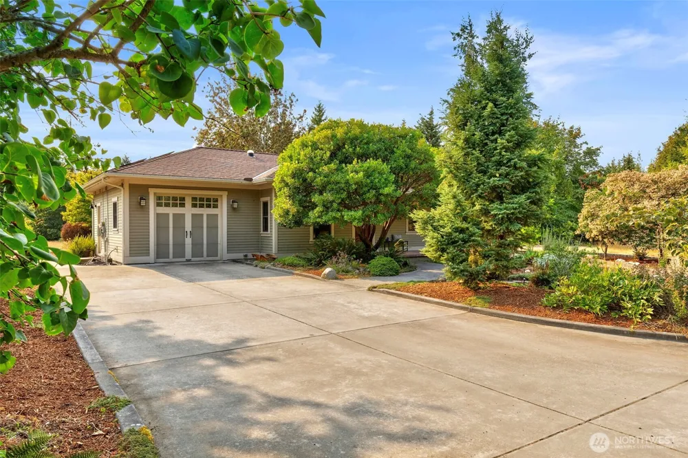 25613 Tytler Road NE Poulsbo, WA 98370