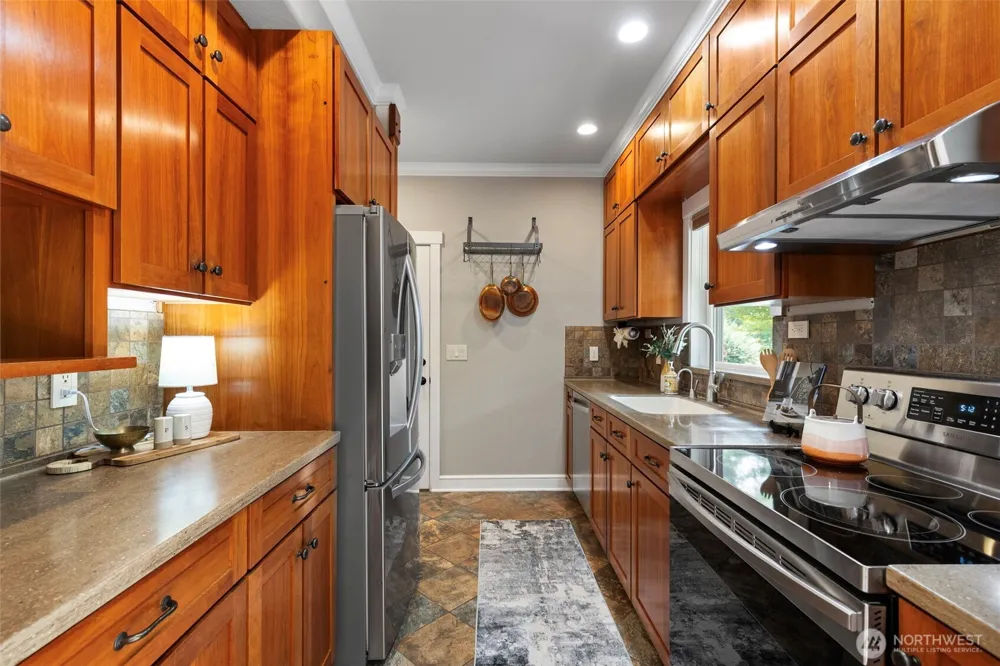 25613 Tytler Road NE Poulsbo, WA 98370